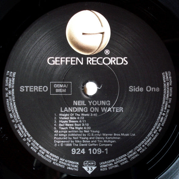 Neil Young ~ Landing On Water (Vinyl) - Djungel & Jazz