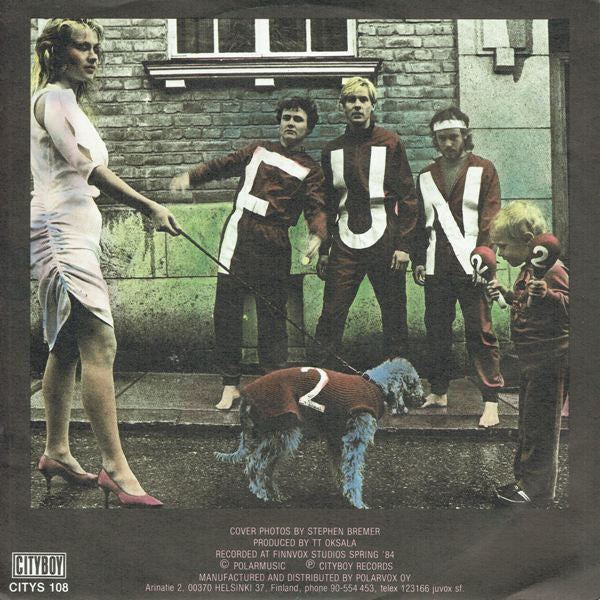 2Fun : Never Give Up / Keep Me Up To Date (7", Single)