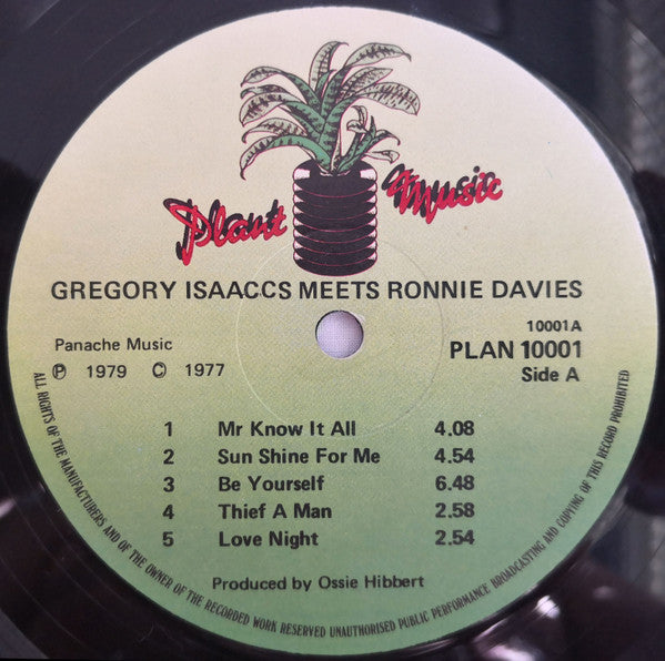 Gregory Isaacs / Ronnie Davis : Gregory Isaacs Meets Ronnie Davis (LP, Album)