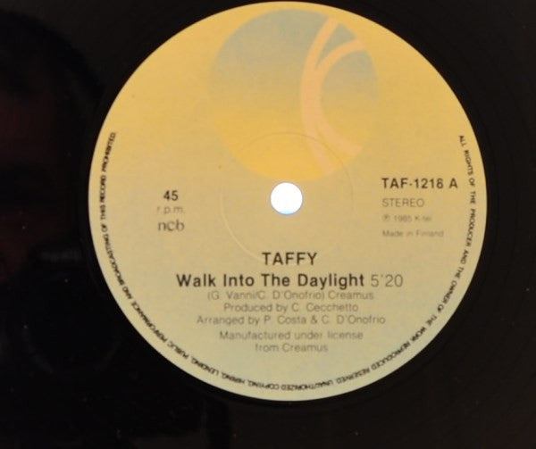 Taffy ~ Walk Into The Daylight (Vinyl) - Djungel & Jazz